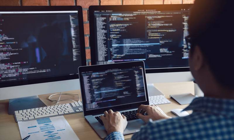 数据科学选型:R与Python如何赋能灌云县网站建设?